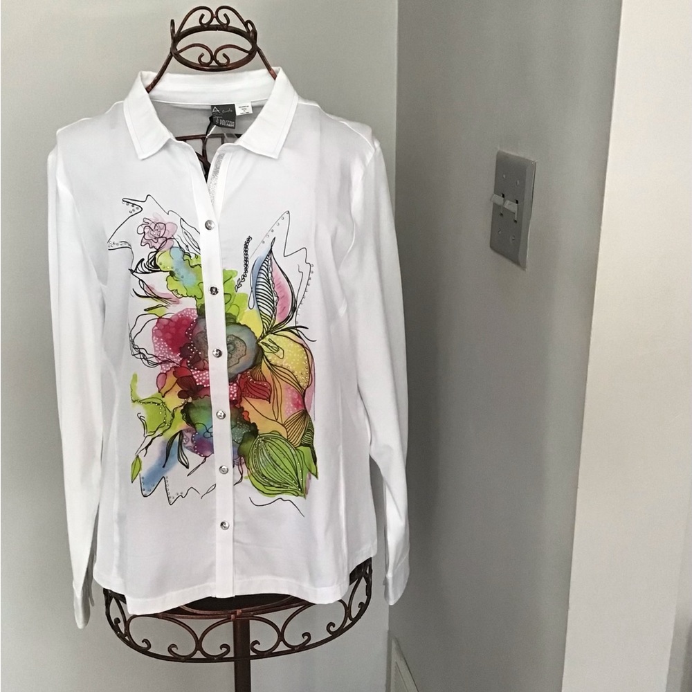 Boutique Designer Dolcezza blouse.